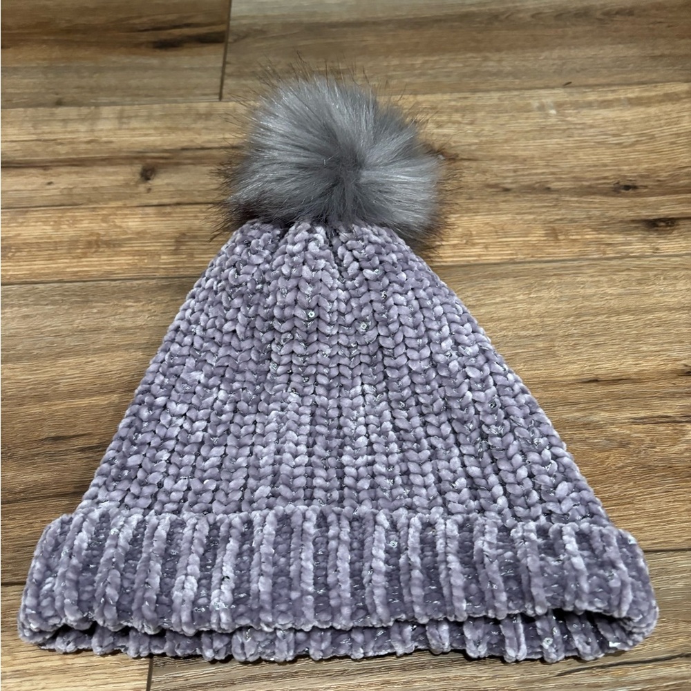 Plush Gray Knit Beanie with Pom-Pom
